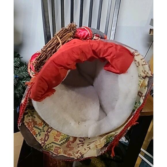 Vintage Santa Decoration Tree Topper Free Standing Gray/Red Cloak w/Wreath - Picture 7 of 9